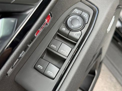 Used 2025 GMC Sierra 1500 AT4 w/ AT4 Premium Package AWD/4WD image 18