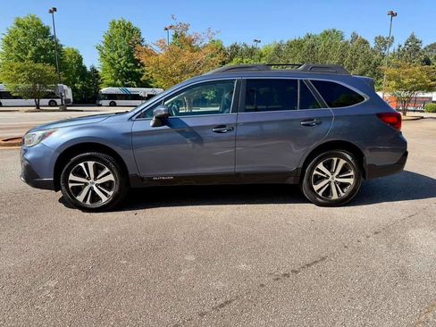 Used 2018 Subaru Outback 2.5i Limited image 2