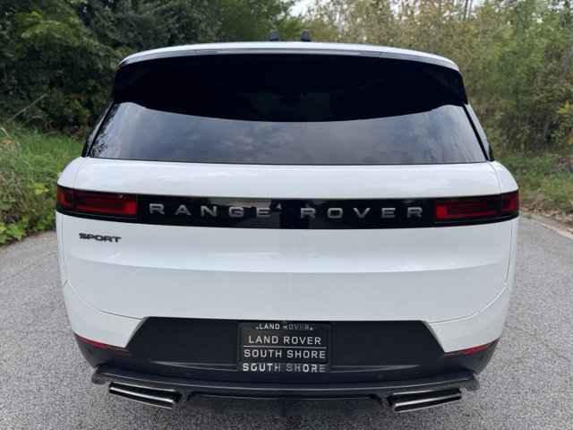 Used 2025 Land Rover Range Rover Sport SE AWD/4WD image 6