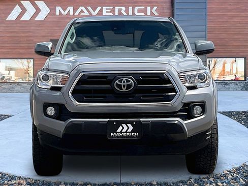 Used 2019 Toyota Tacoma SR5 AWD/4WD image 2