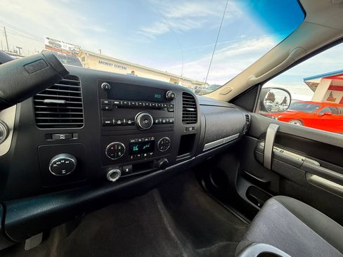 Used 2010 Chevrolet Silverado 1500 LT AWD/4WD image 11