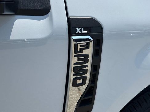 New 2025 Ford F350 XL w/ XL Chrome Package image 17