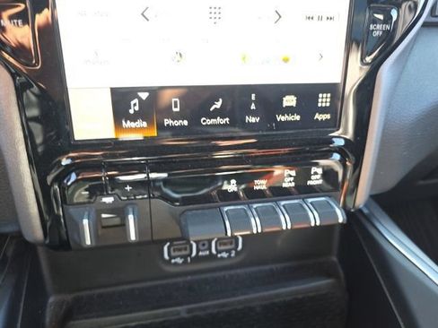 Used 2022 RAM 1500 Laramie w/ Sport Appearance Package AWD/4WD image 18