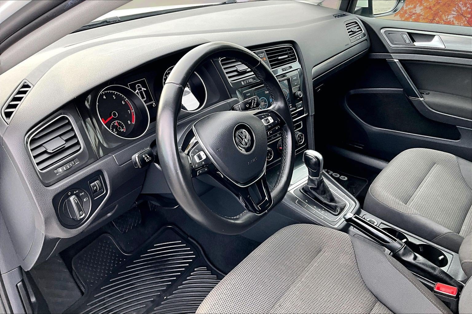 Used 2018 Volkswagen Golf S FWD image 17