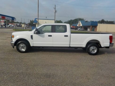 Used 2022 Ford F250 XL w/ Power Equipment Group RWD image 2