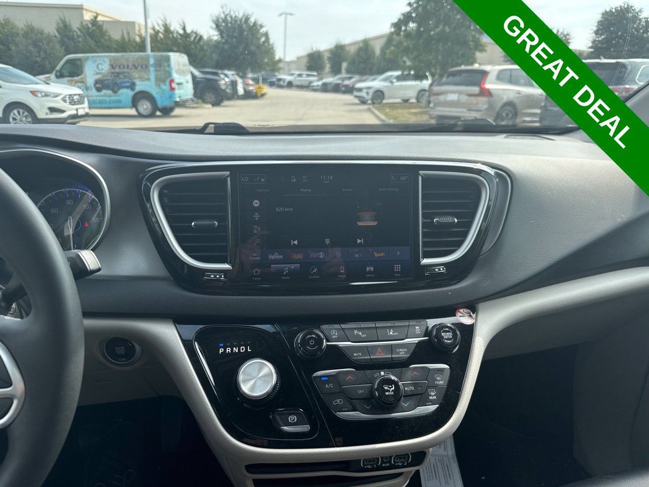 Used 2024 Chrysler Pacifica Touring-L FWD image 23