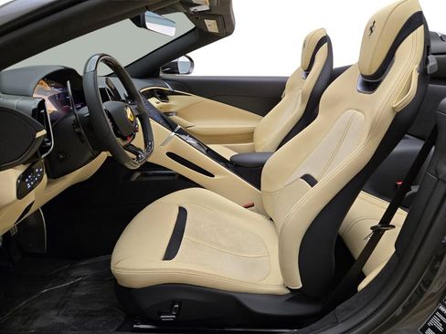 Used 2024 Ferrari Roma Spider RWD image 18