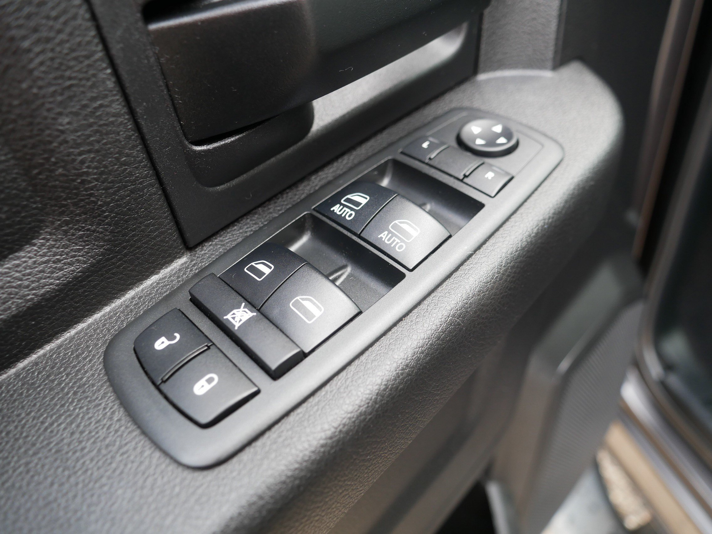 Used 2018 RAM 2500 Tradesman w/ Chrome Appearance Group AWD/4WD image 19