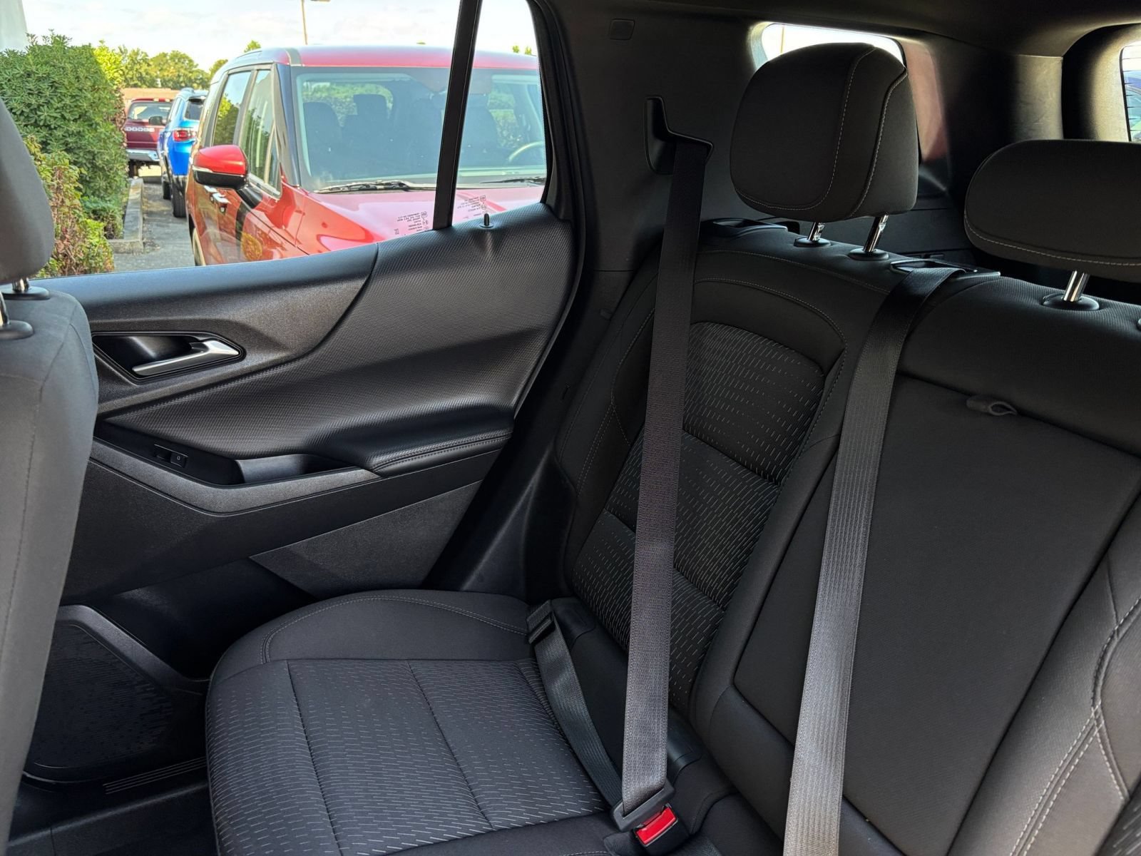 Used 2025 Chevrolet Equinox LT FWD image 38