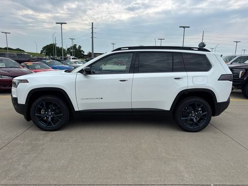New 2026 Jeep Cherokee Laredo AWD/4WD image 24