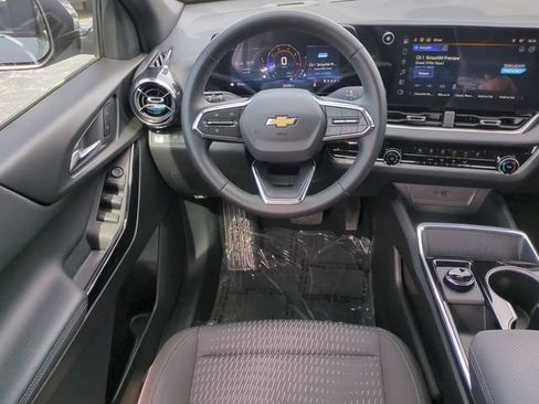 Used 2026 Chevrolet Equinox LT FWD image 18