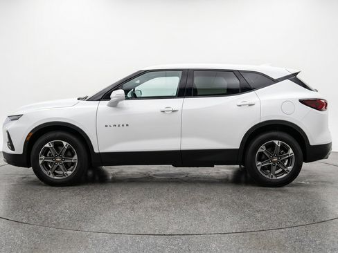 Used 2025 Chevrolet Blazer LT FWD image 5