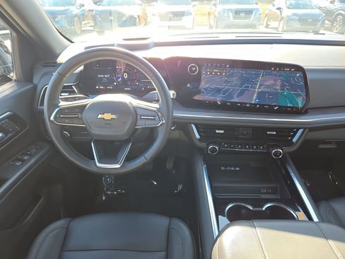 Used 2025 Chevrolet Tahoe LT image 13