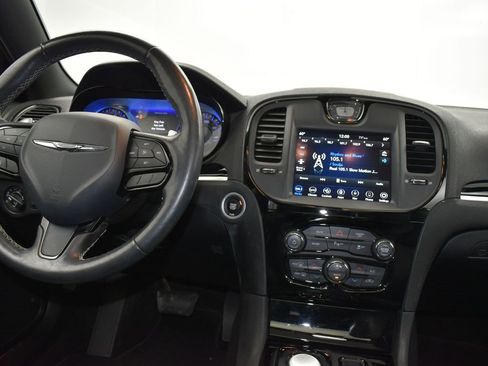 Used 2020 Chrysler 300 S w/ 300S Premium Group image 28