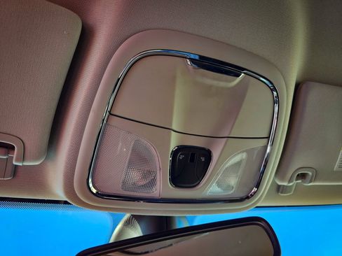 Used 2019 Jeep Cherokee Trailhawk w/ Cold Weather Group image 30