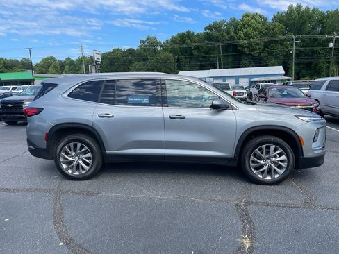 Certified 2026 Buick Enclave Preferred FWD image 2