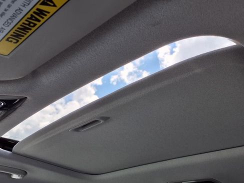 New 2025 Kia Niro SX image 23