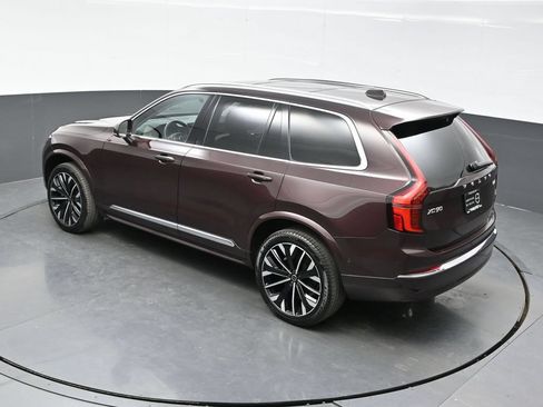 Used 2025 Volvo XC90 B5 Ultra AWD/4WD image 39