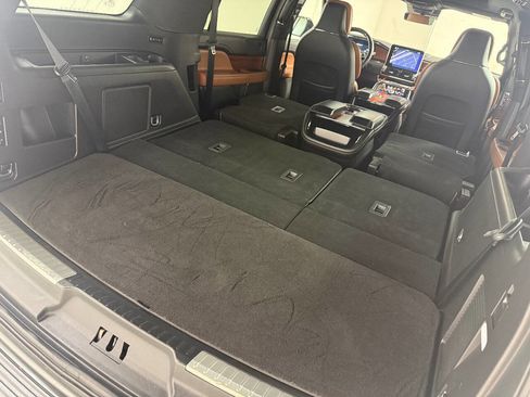 Used 2018 Lincoln Navigator Reserve w/ Technology Package image 53