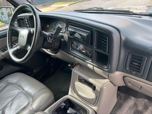 Used 2000 Chevrolet Suburban LS w/ LS Preferred Equipment Group image 9
