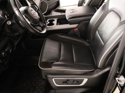 Used 2021 RAM 1500 Laramie AWD/4WD image 12
