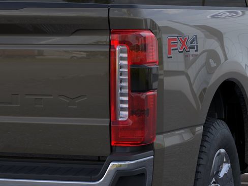 New 2026 Ford F250 4x4 Crew Cab Super Duty image 21