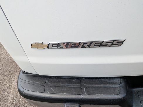 Used 2024 Chevrolet Express 2500 w/ Driver Convenience Package RWD image 24