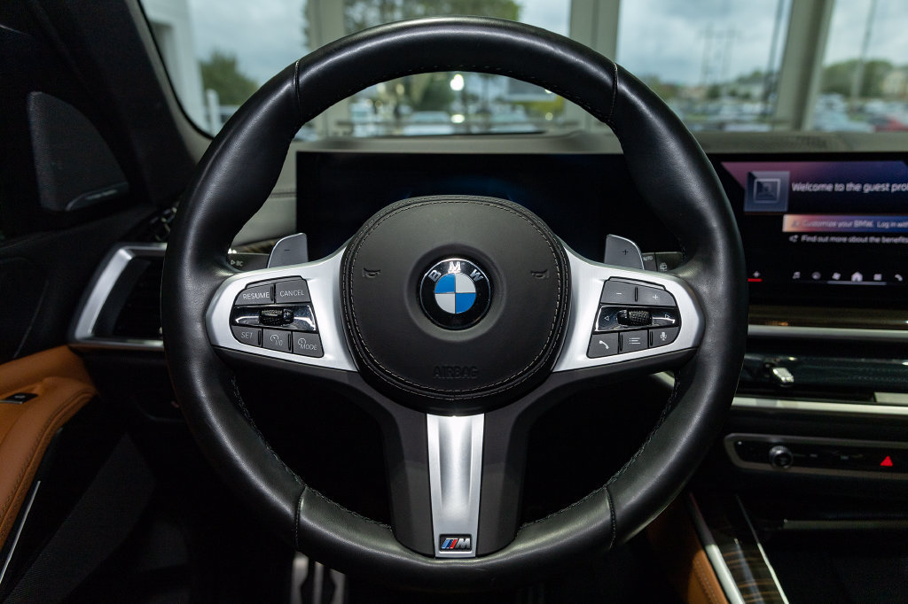 Used 2024 BMW X5 xDrive40i w/ M Sport Package AWD/4WD image 6