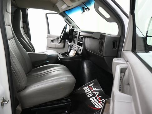 Used 2021 Chevrolet Express 2500 image 9