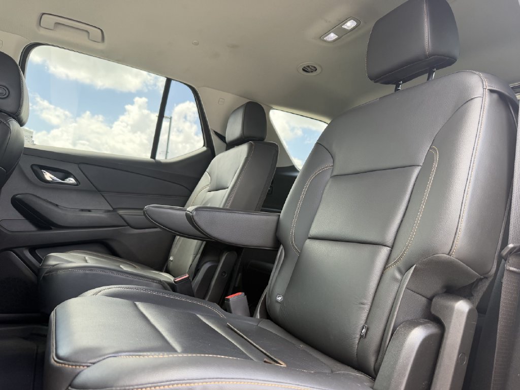 Used 2021 Chevrolet Traverse RS FWD image 24