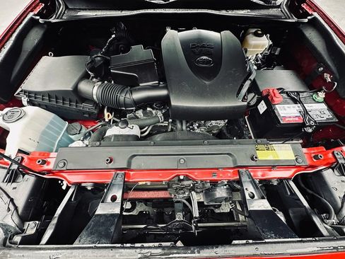 Used 2020 Toyota Tacoma TRD Off-Road AWD/4WD image 44