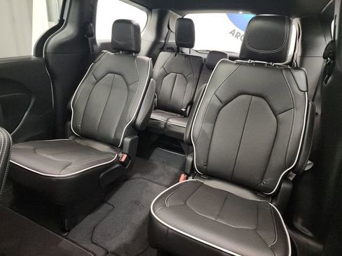 New 2026 Chrysler Pacifica Limited w/ S Appearance Package image 27