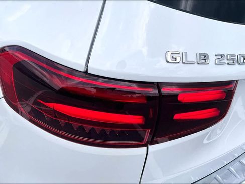 Used 2025 Mercedes-Benz GLB 250 image 29