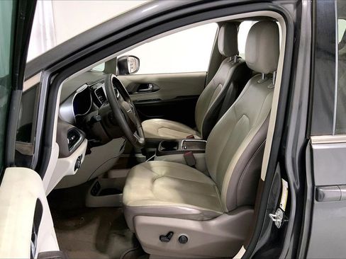 Used 2018 Chrysler Pacifica Touring-L Plus w/ Advanced Safetytec Group image 15