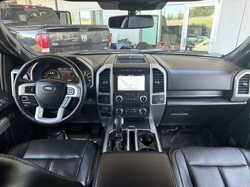 Used 2018 Ford F150 Lariat w/ Equipment Group 502A Luxury AWD/4WD image 21
