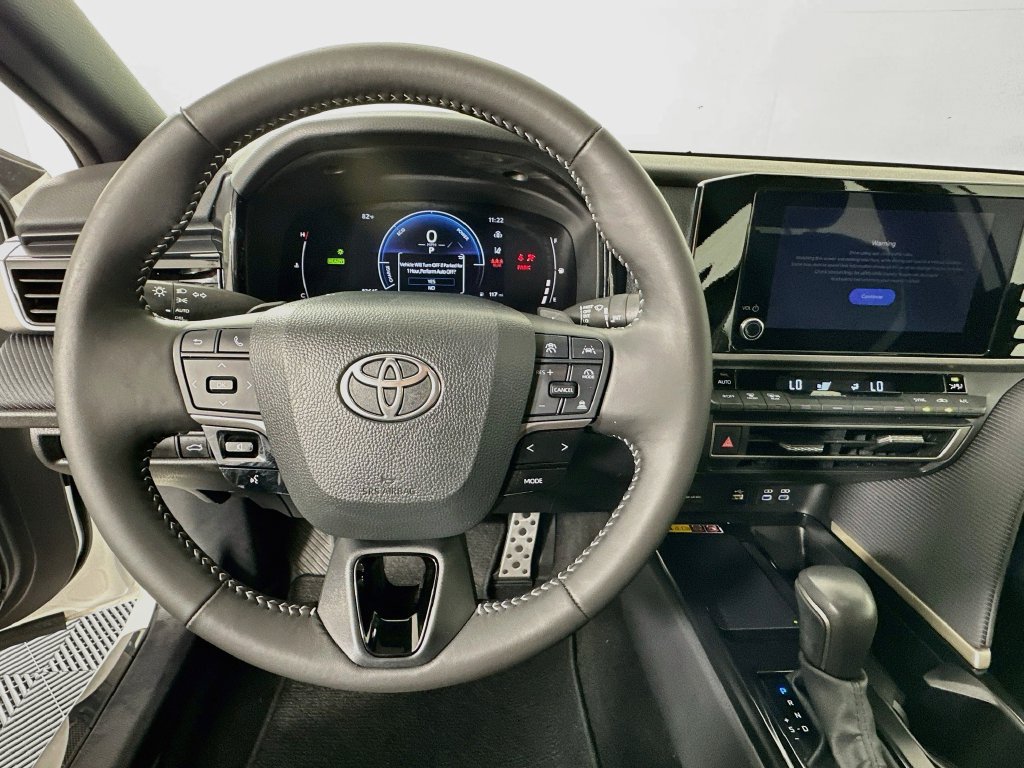 Used 2025 Toyota Camry SE w/ Convenience Package FWD image 11