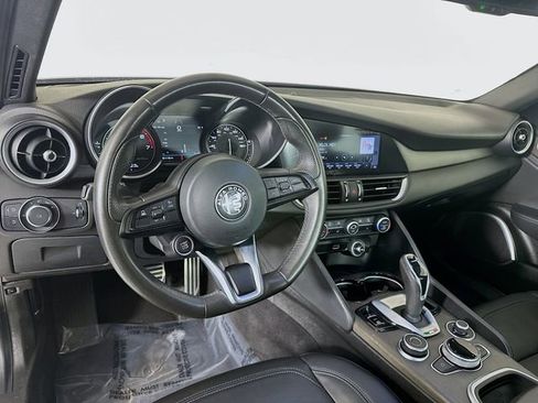 Used 2023 Alfa Romeo Giulia Ti AWD/4WD image 11