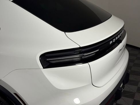 New 2025 Porsche Macan 4S Electric image 16