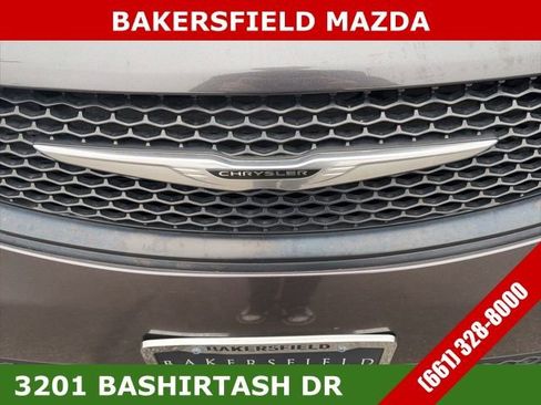 Used 2022 Chrysler Voyager LX image 9