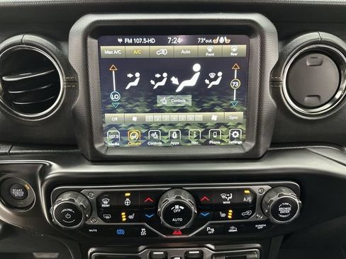 Used 2022 Jeep Wrangler Unlimited Sahara AWD/4WD image 18
