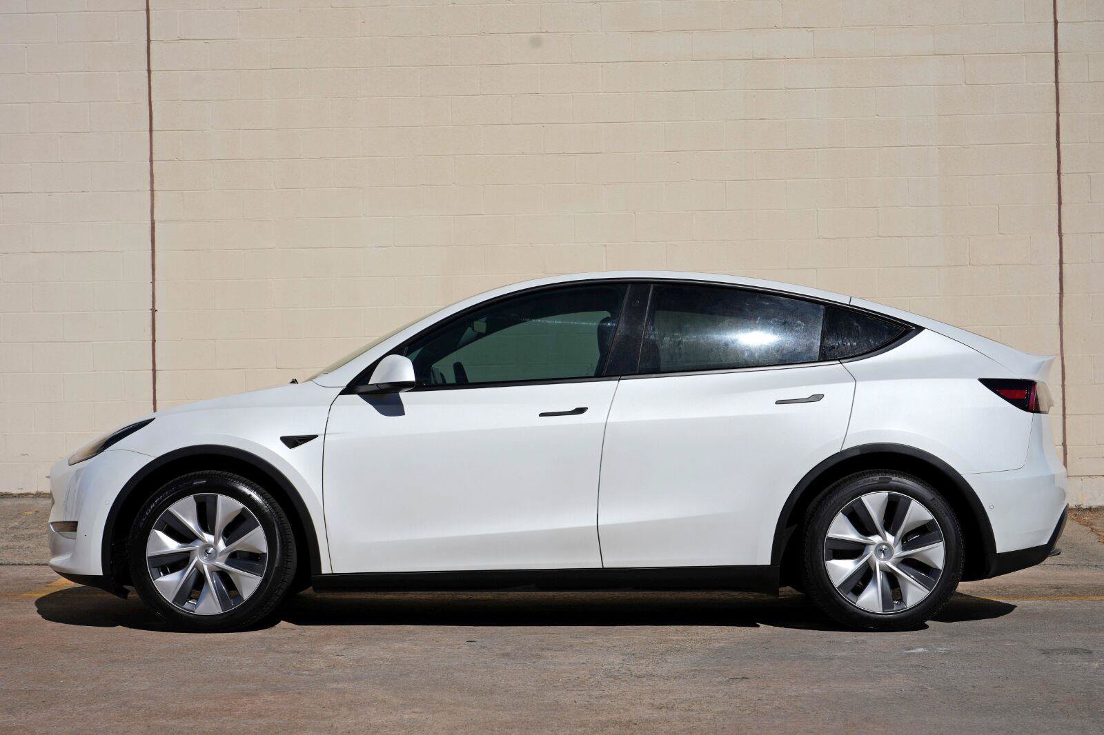 Used 2021 Tesla Model Y Long Range AWD/4WD image 9