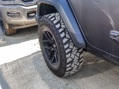 Used 2026 Jeep Wrangler Unlimited Sport AWD/4WD image 9