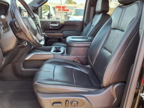 Used 2020 Chevrolet Silverado 3500 High Country w/ Snow Plow Prep/Camper Package image 29