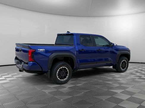 Used 2025 Toyota Tacoma TRD Off-Road AWD/4WD image 5