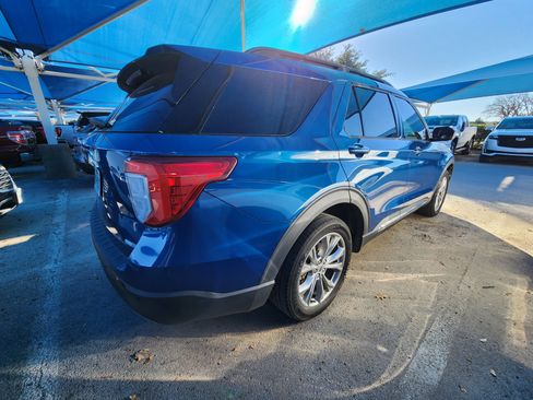 Used 2020 Ford Explorer XLT w/ Equipment Group 202A image 4
