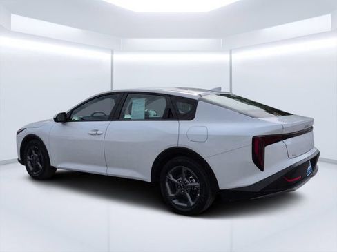 Used 2025 Kia K4 FWD image 5