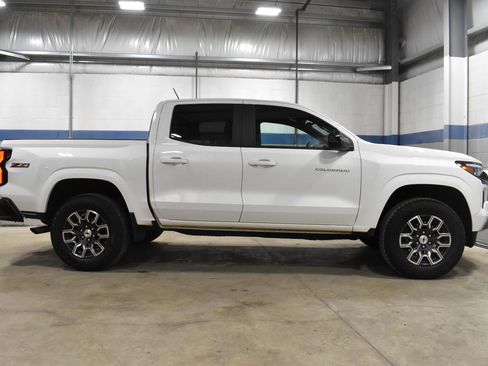 Used 2024 Chevrolet Colorado Z71 AWD/4WD image 27