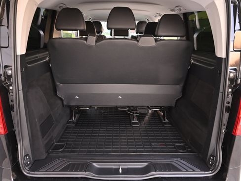 Used 2018 Mercedes-Benz Metris Passenger image 23