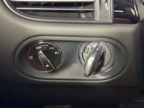 New 2026 Porsche Macan AWD/4WD image 20