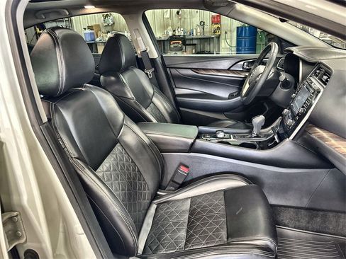 Used 2018 Nissan Maxima Platinum image 32
